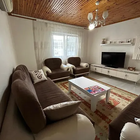 Happy House 1 Apartment
