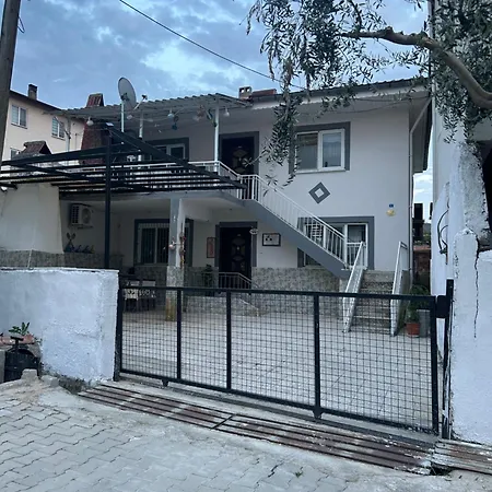 Happy House 1