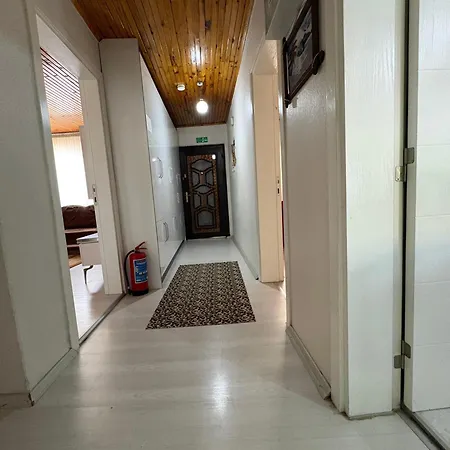 Happy House 1 פמוקלה